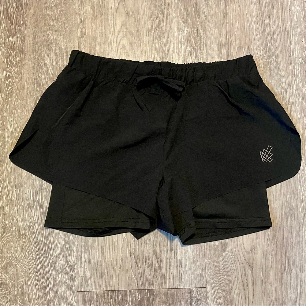 JED NORTH - Black Athletic Double-Layered Running Shorts - Size Medium